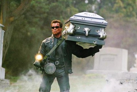 Настоящий зять любимую тещу на руках носит