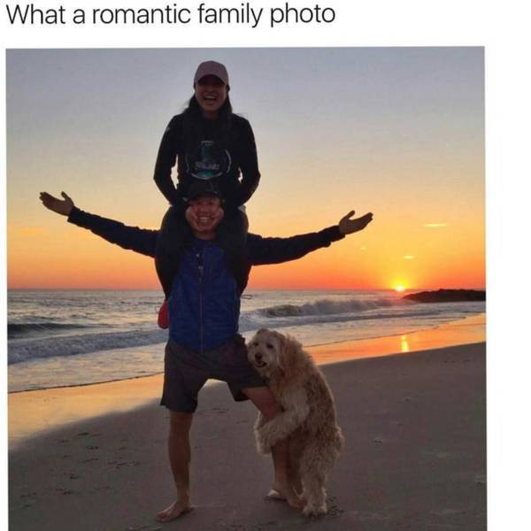 Все вместе у  моря , на закате дня 