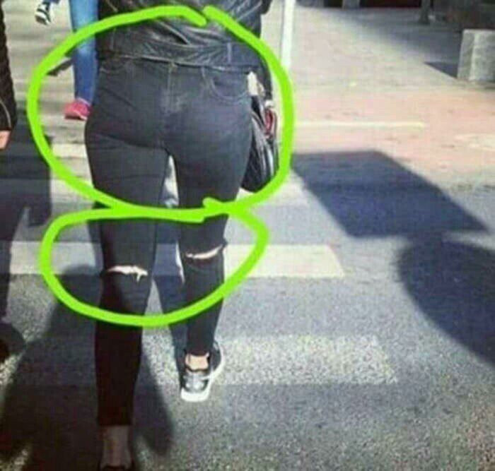 Кто-то должен ей сказать 