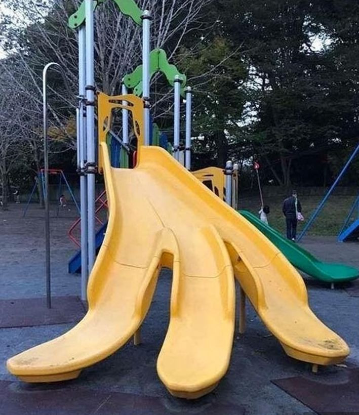 Главное при спуске не раздвинуть ноги 