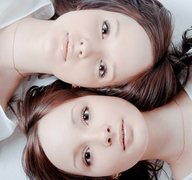 Очень привлекательные сестрёнки 