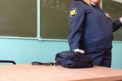 Экзаменаторы в школе