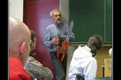 Строгий преподаватель