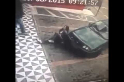 Девушка не нашла точку опоры и упала