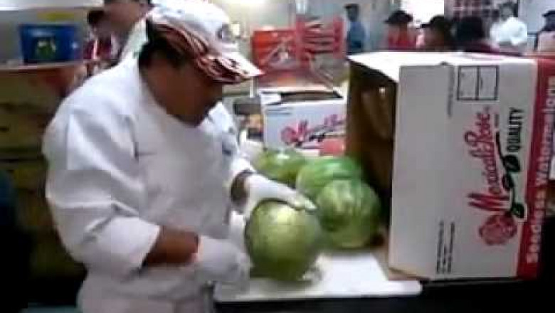 Быстрая чистка арбуза