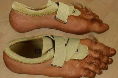 Из всего товара - сапогов пара