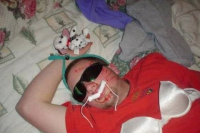 Кто-то спит , а кто-то забавляется 