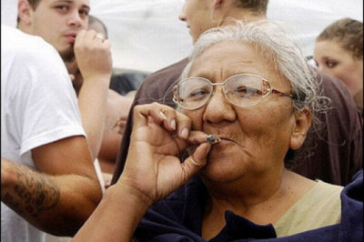 Интересно бабки нюхают