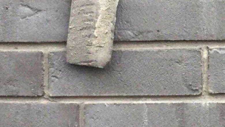 Стройматериалы отклеились 