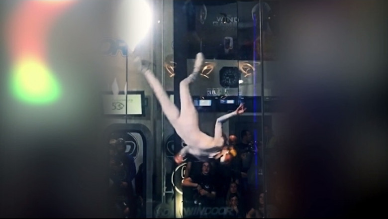 Танец в аэротрубе .