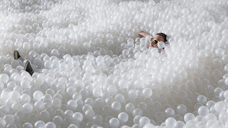 Бассейн с пластиковыми шариками 