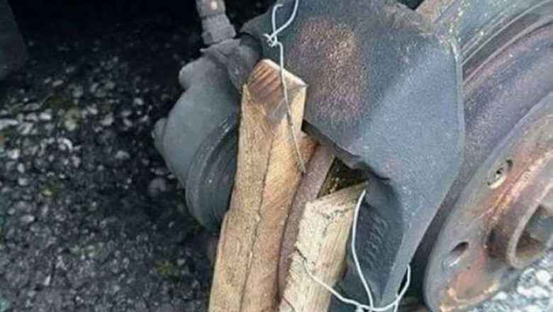 Резко затормозил