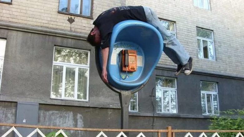 Мужик на телефоне