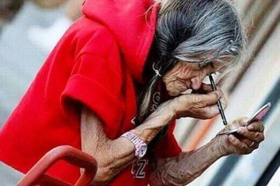 Старые бабки наводят красоту и следят за модой