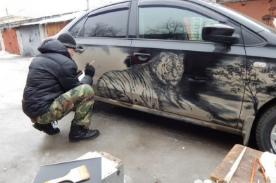 Рисунки на грязных автомобилях