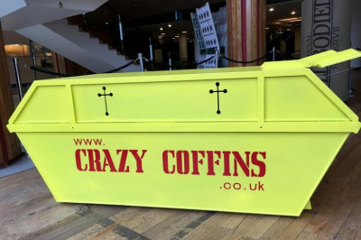 Необычные гробы 