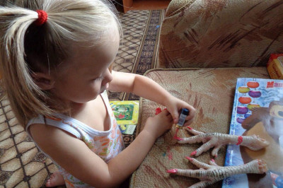 Начинающий мастер маникюра