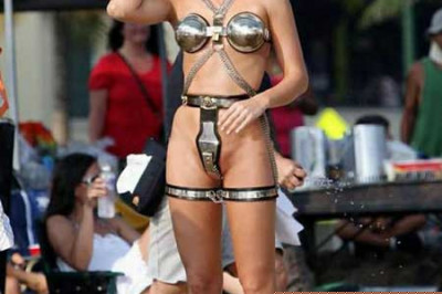 Хорошая порция алкоголя на пляже помогает вам выбросить из головы глупые мысли о набранных за зиму килограммах