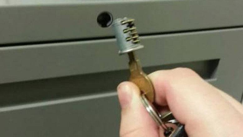 День начался с курьезов