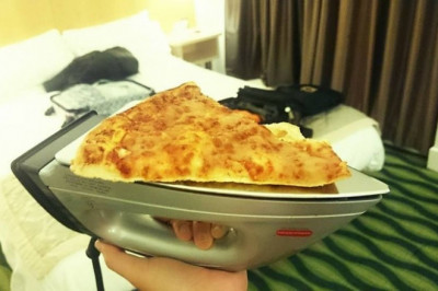 Что можно поджарить на утюге ...