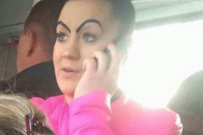 Девушки подкорректировали брови