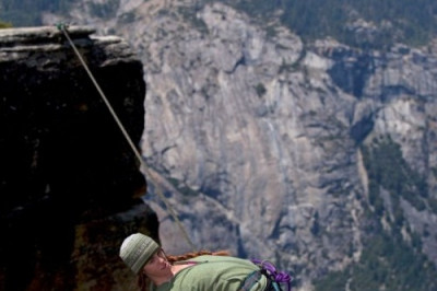 По канату на почти километровой высоте 