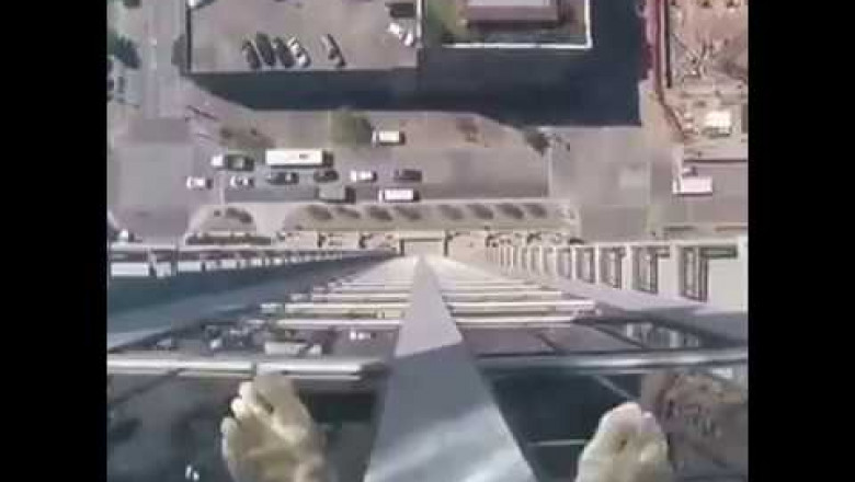 Бассейн с прозрачным  дном 