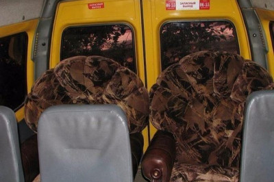 Домашний интерьер в салоне общественного транспорта