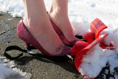 Необычная обувь с насадками 