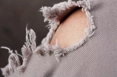 Огромная дырища на штанах