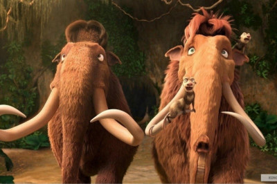 Ваза, вылепленная динозавром