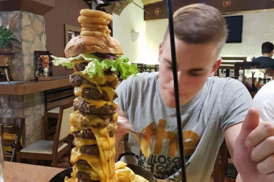 Бургер в Словении 