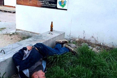 Ребята утомленные солнцем