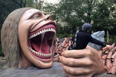 Смешные фотографии с памятниками 