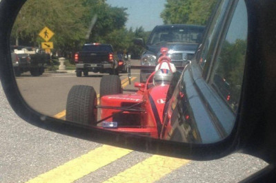 Неожиданно появился на дороге