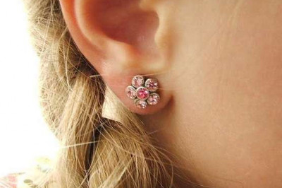 Дырочку жалко