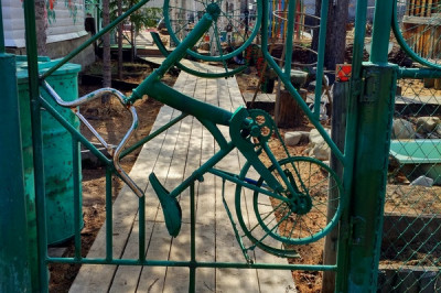 Креативный забор из велосипедов
