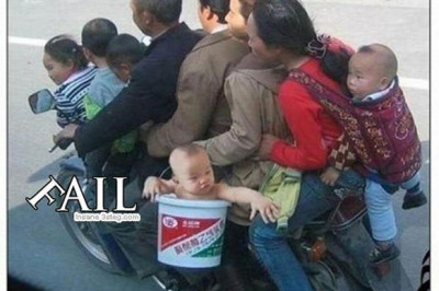 Перевозка детей на мопедах