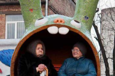 Бабулечка! Я опять твою любимую вазочку разбила