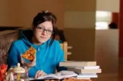 Интеллигентная девушка