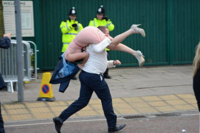 Девушки немного перебрали алкоголя 