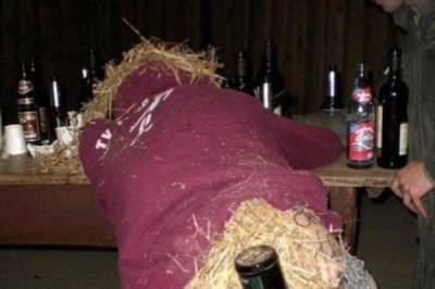 Мужчина считается трезвым, если он может лежать горизонтально, ни за что не держась