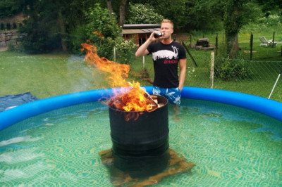 Ребята прогрели бассейн 