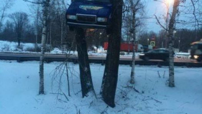 Неудачное приземление автомобилей