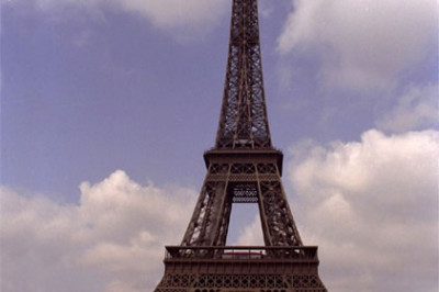 Французские уфологи считают, что над Парижем пролетало НЛО