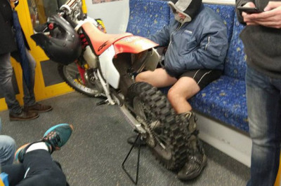 Ребята сэкономили бензин 