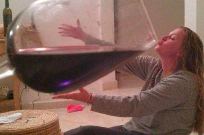 Только один бокал вина 