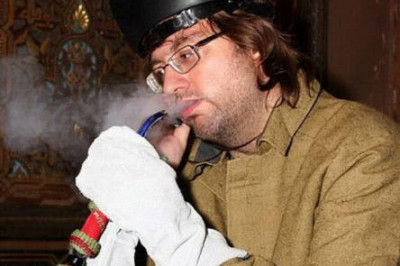 Мужики в свободное время развлекаются 