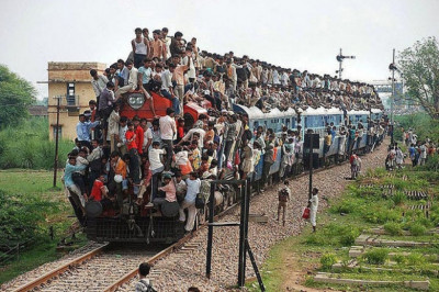Веселая поездка в поезде 