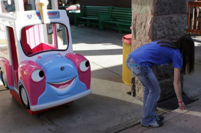   Лето - это время, когда жарко делать то, что зимой делать холодно. 